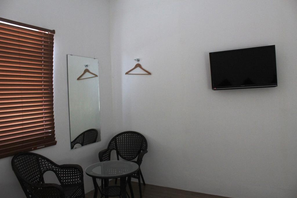 Discover Boracay Hotel Kalibo Esterno foto